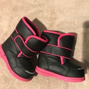 Make An Offer 🙂 Great condition snow boots